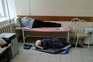 Как человек в 70 лет заслужил госпитализацию на полу больницы в Томске
