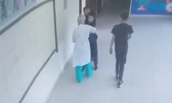 Медработник оштрафована на 5000 рублей за попытку насильственной вакцинации ребенка